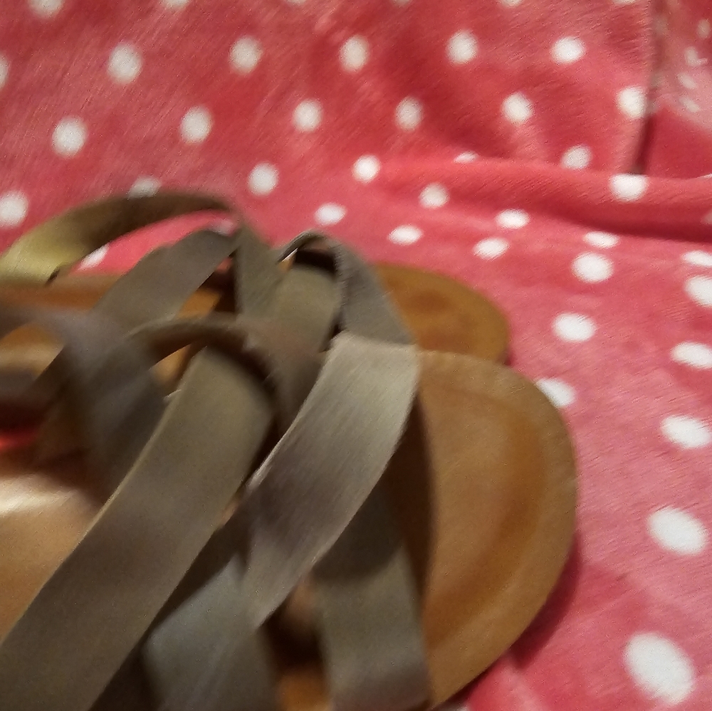 Lucky Brand Flip Flops - Picture 3 of 3